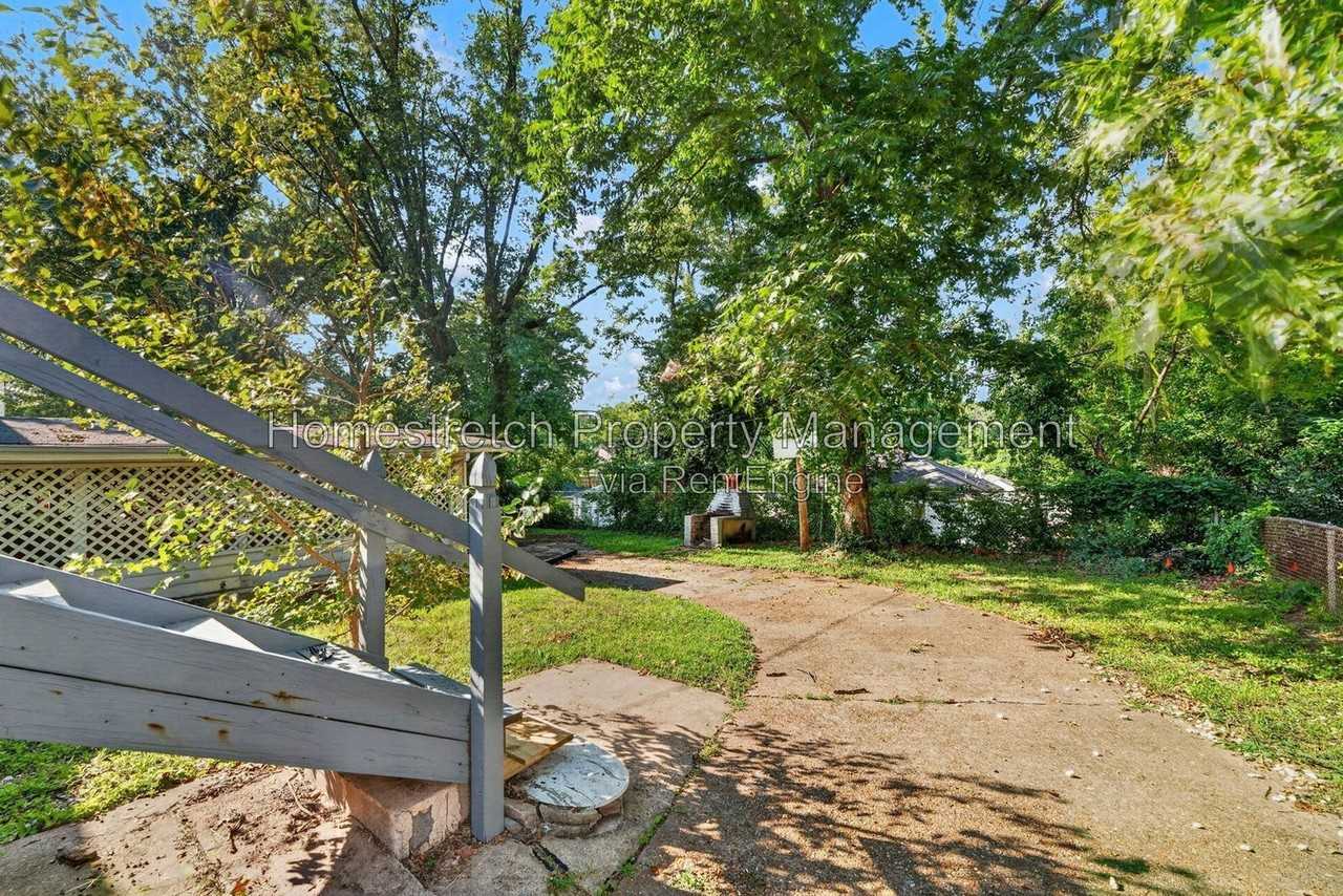 575 Glorose Dr - Photo 6 of 30