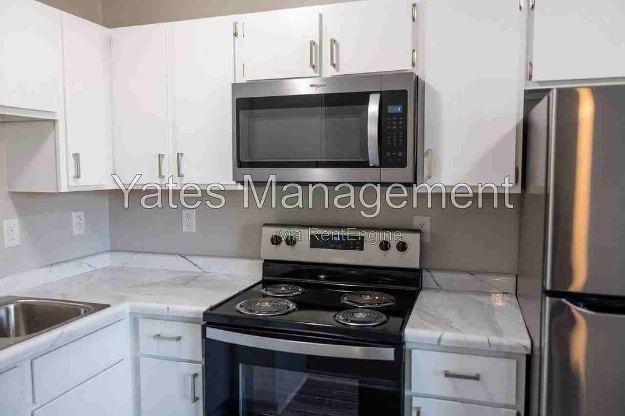 1127 E Lincoln St - Photo 2 of 17