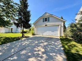 featured image of 5653 E Grove Dr Se