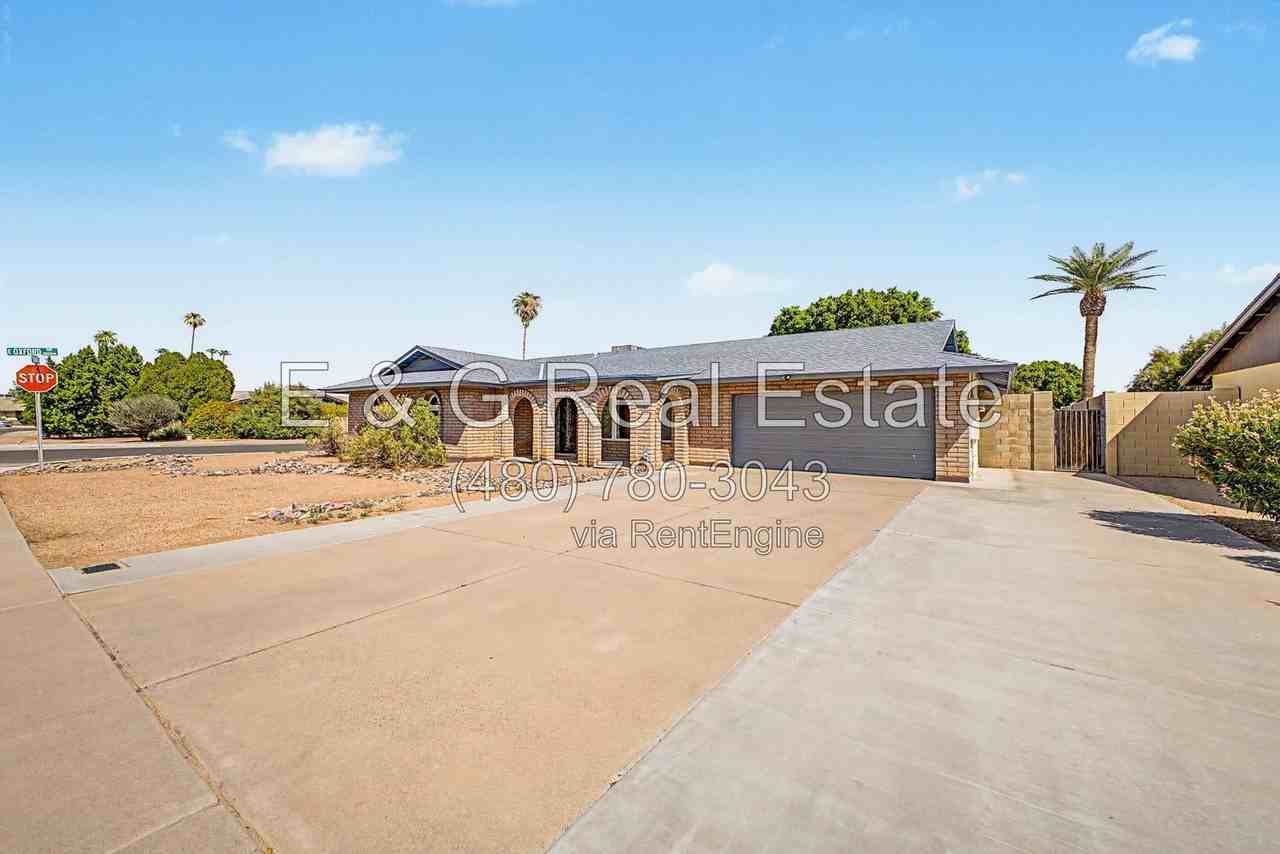 5403 S Heather Dr - Photo 3 of 33