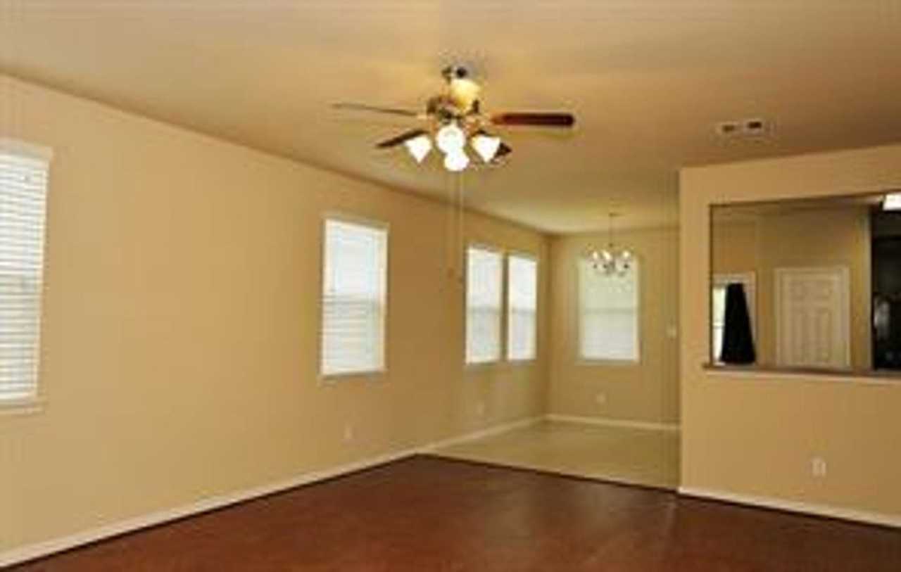 10011 Cobbs Cove Ln - Photo 2 of 18