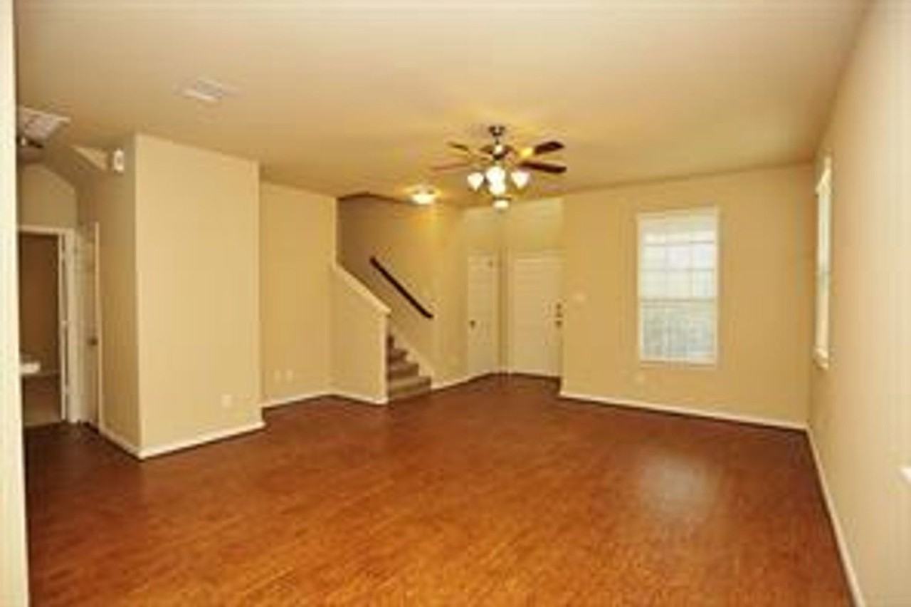10011 Cobbs Cove Ln - Photo 3 of 18