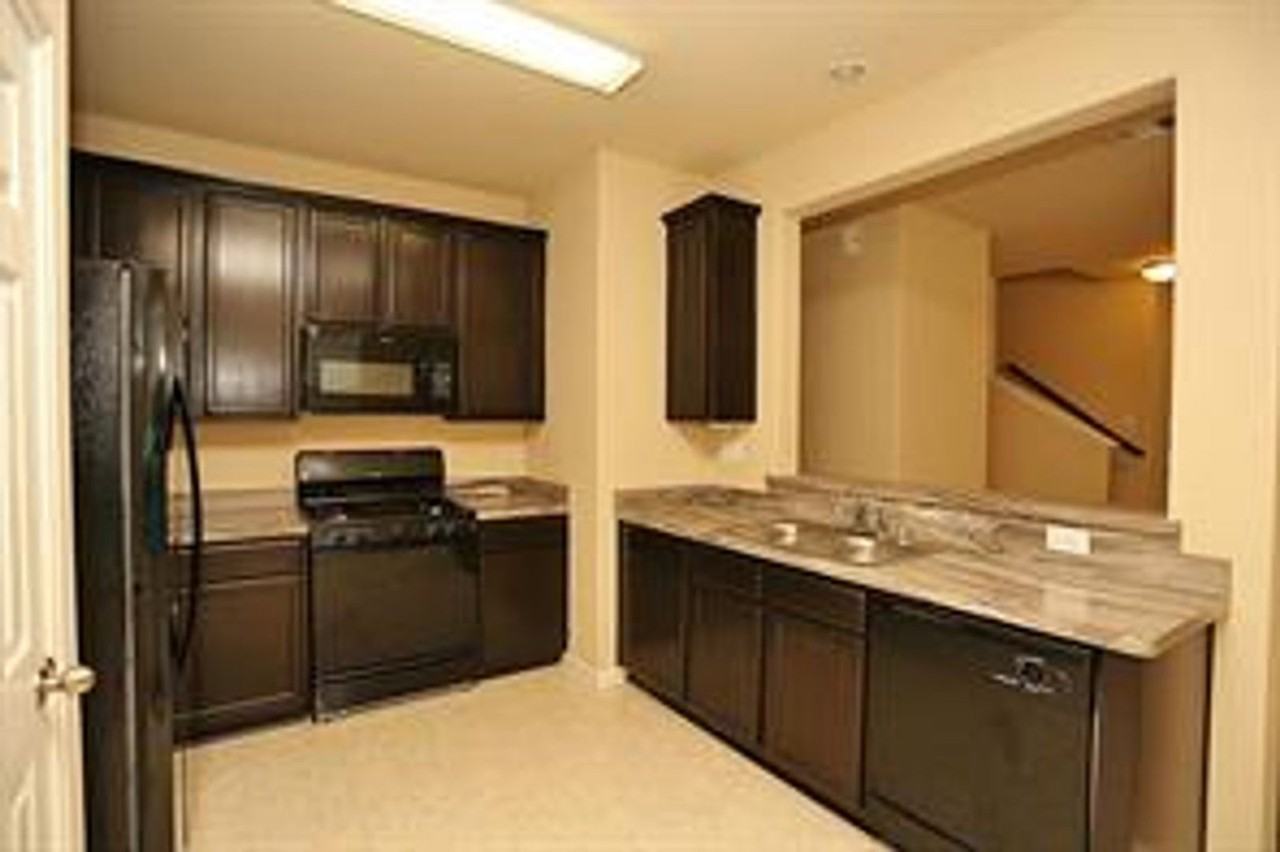 10011 Cobbs Cove Ln - Photo 6 of 18