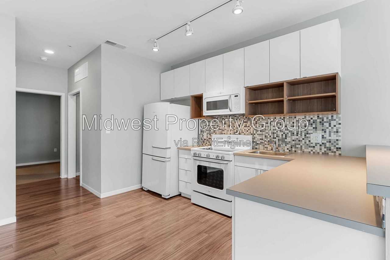4100 Lindell Blvd #301 - Photo 3 of 23