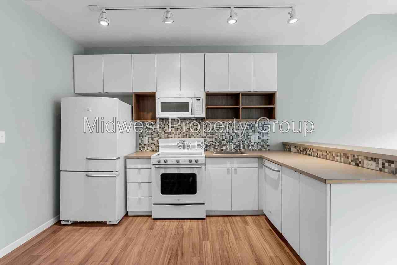4100 Lindell Blvd #301 - Photo 4 of 23