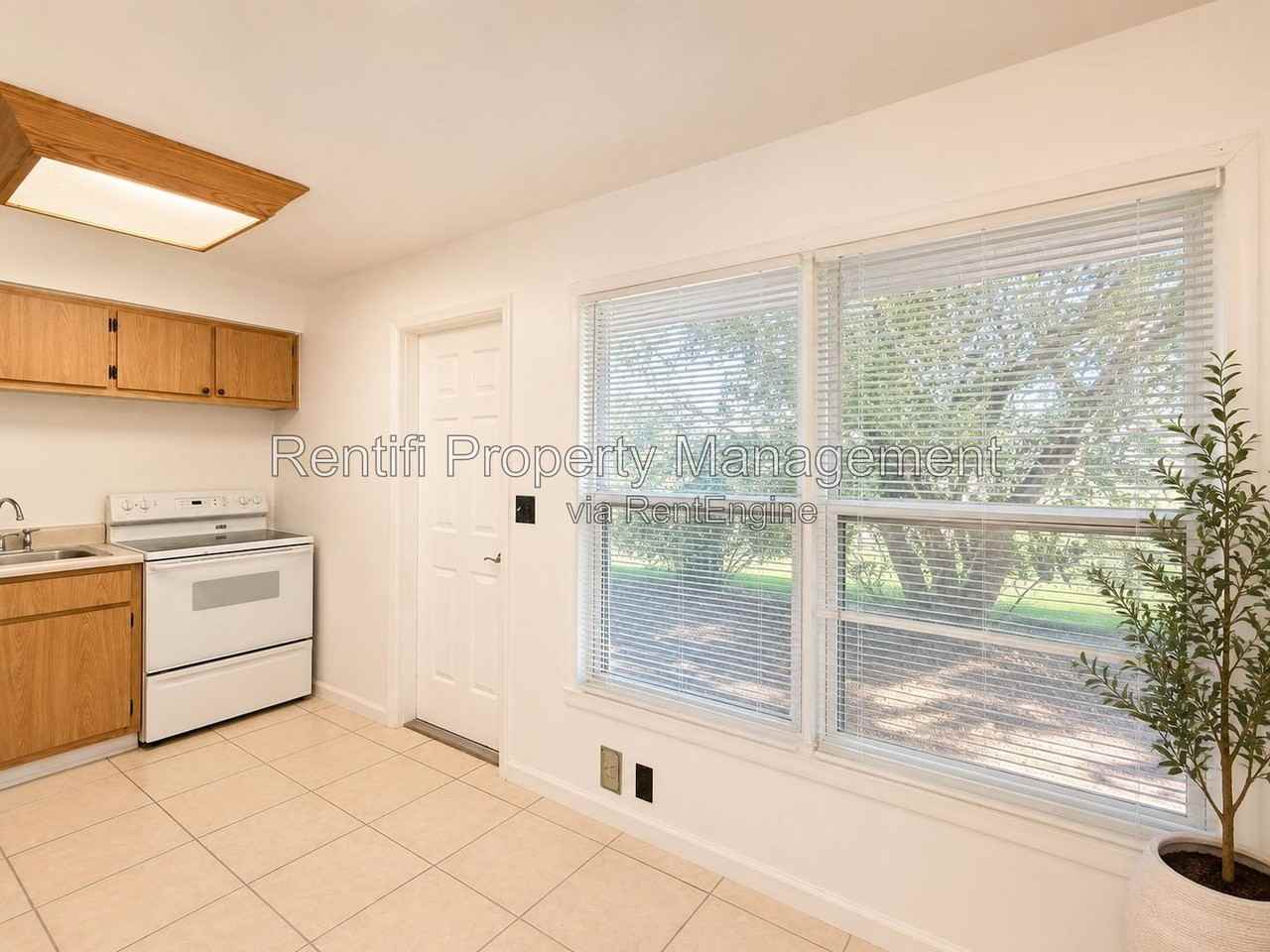 623 Joel Blvd #A - Photo 7 of 14