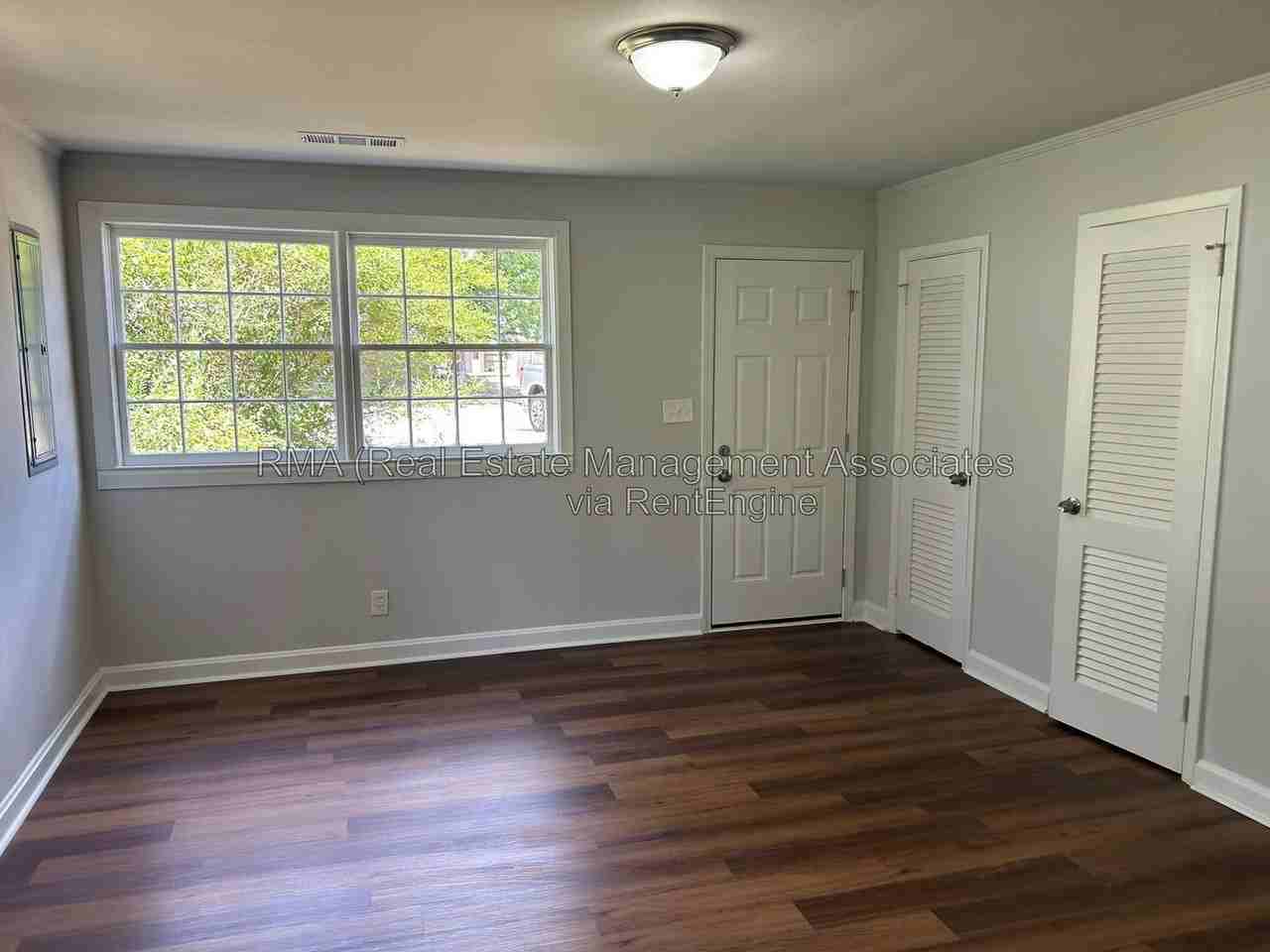 1342 Drewery Ave #B - Photo 2 of 5