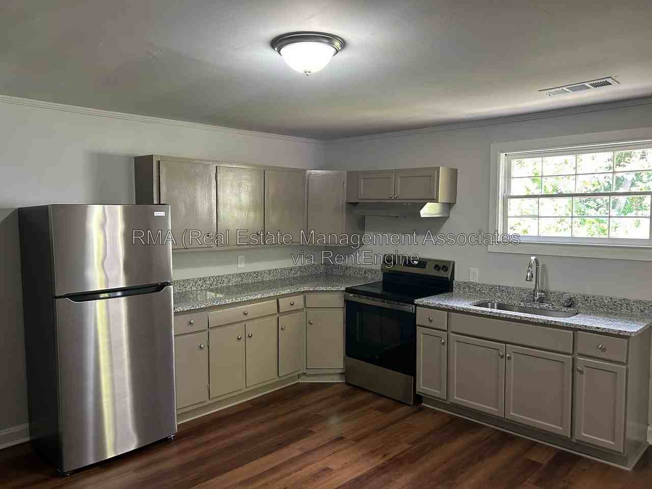1342 Drewery Ave #B - Photo 3 of 5