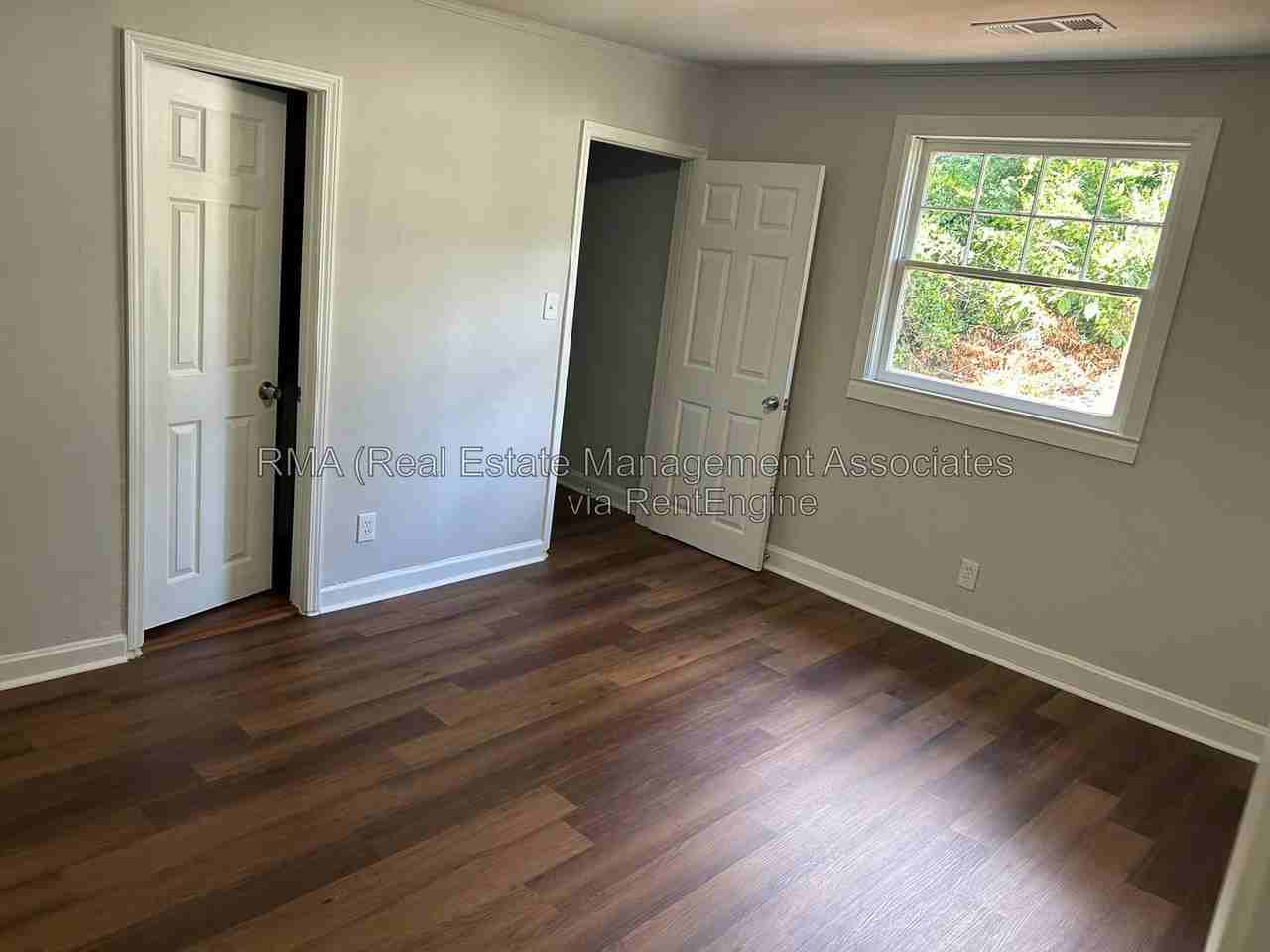 1342 Drewery Ave #B - Photo 4 of 5