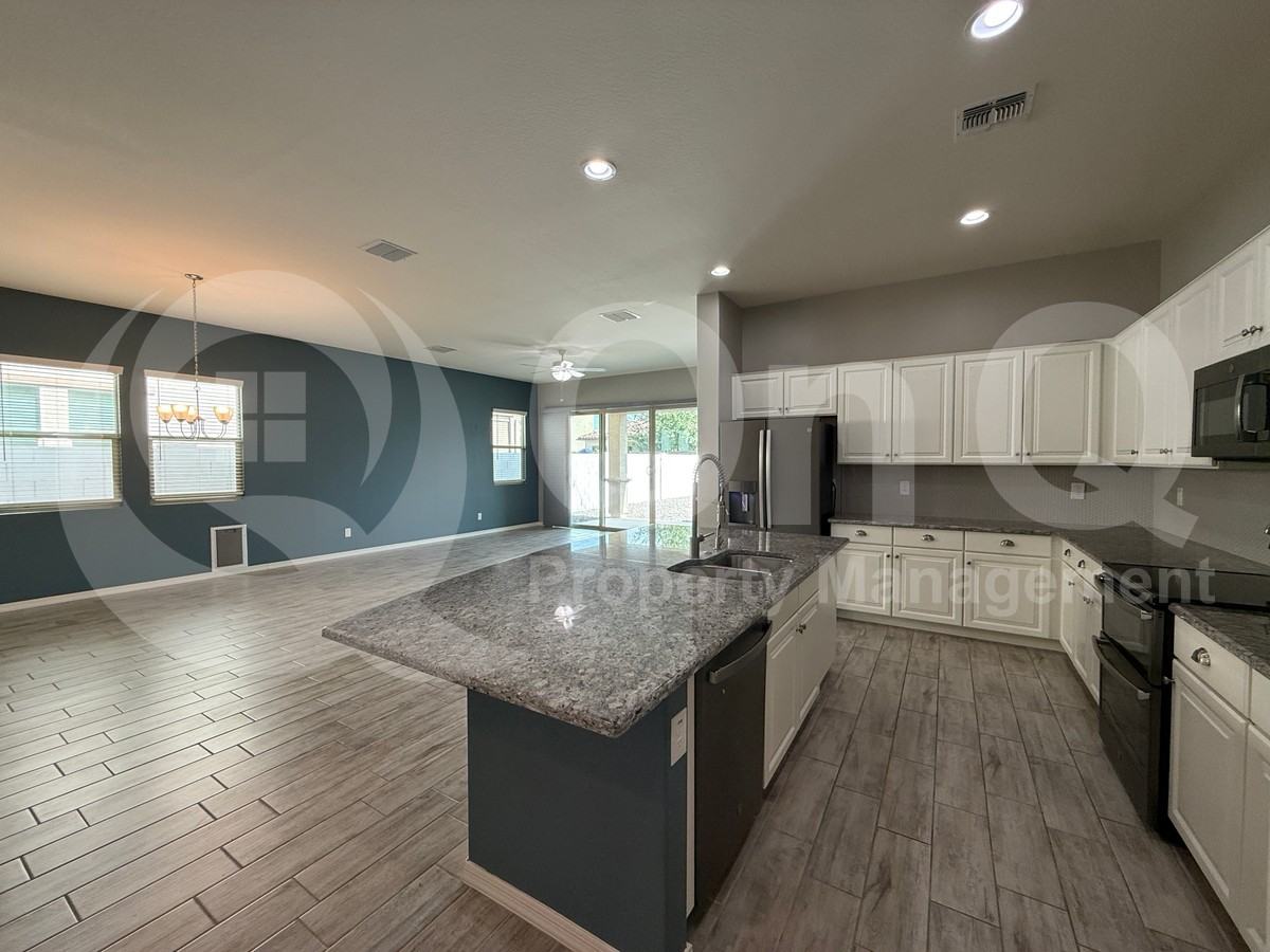 1453 W Buckwheat Tree Ave - Photo 4 of 24
