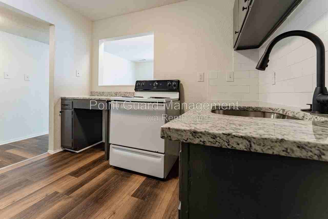 1431 Cambridge Pl #1431-22 - Photo 6 of 27