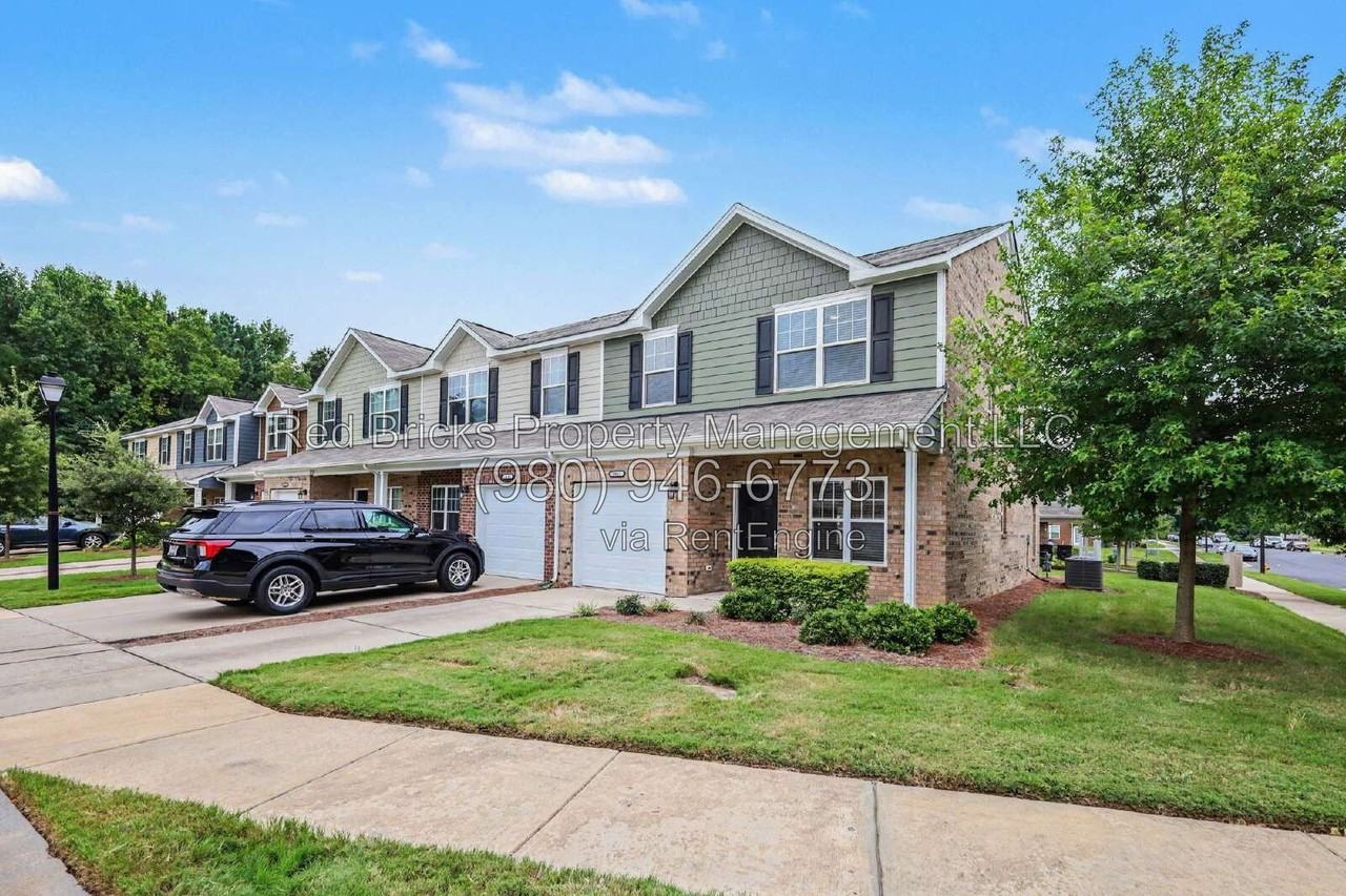 5013 Spring Arbor Ln - Photo 3 of 29