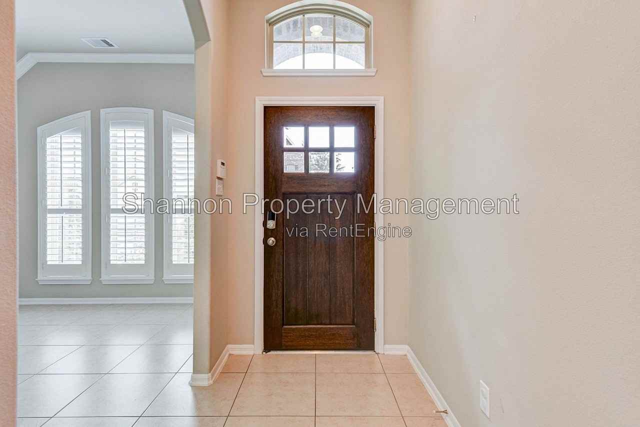 2603 Deerwood Heights Ln - Photo 2 of 27