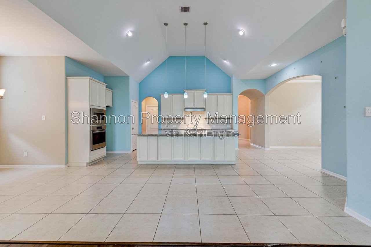 2603 Deerwood Heights Ln - Photo 6 of 27