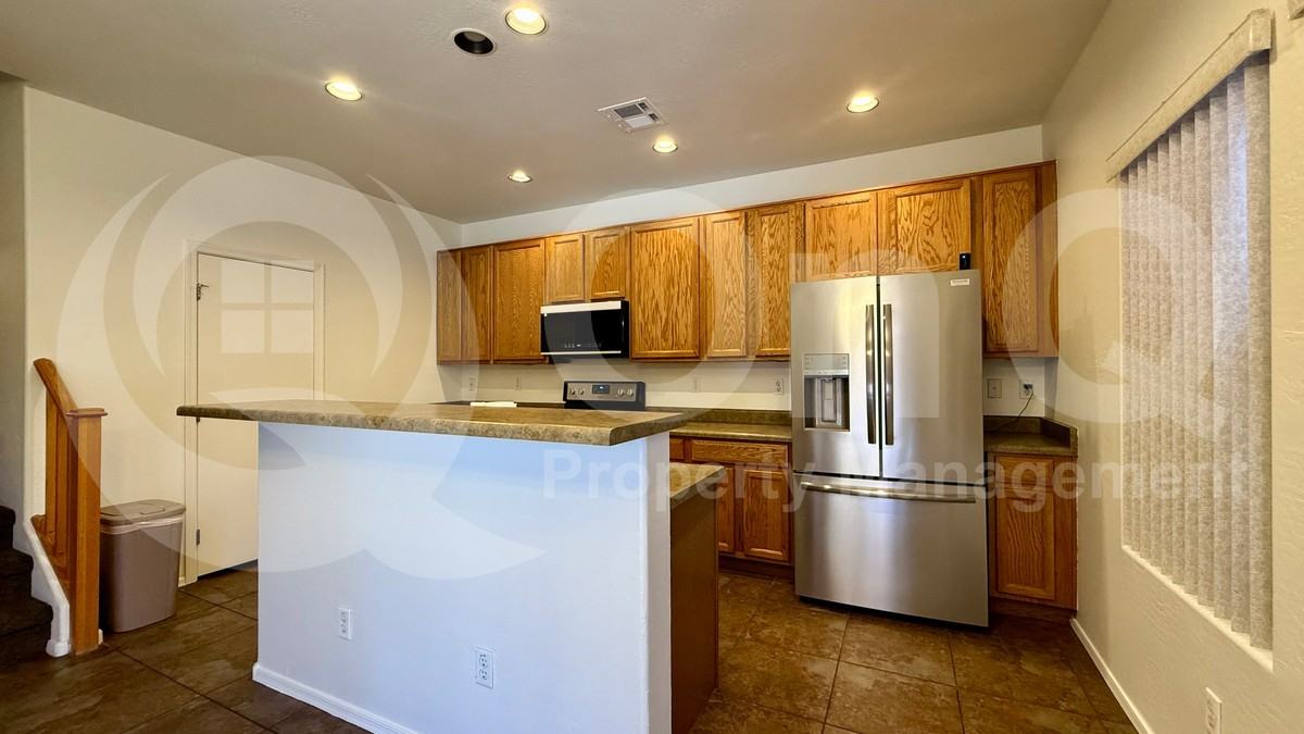 1181 E Boston St - Photo 5 of 22