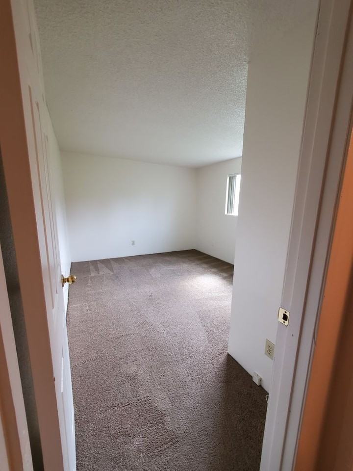 Benford Court Apartment Homes, LLC - Photo 5 of 37