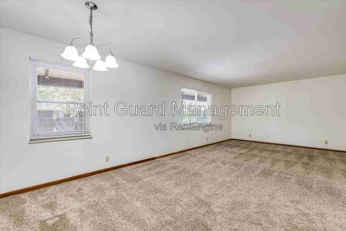 2011 N Porter Ave #230