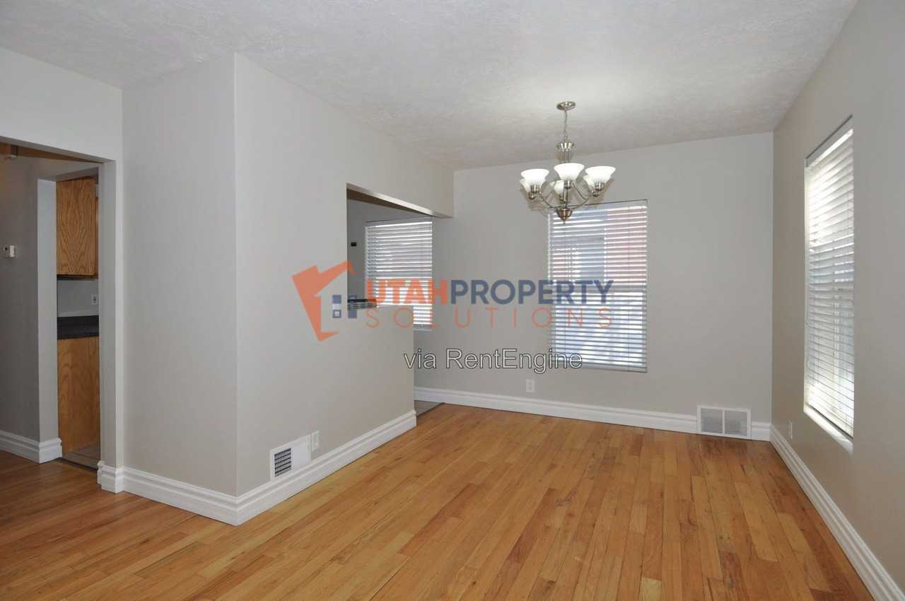 1577 E Glen Arbor St - Photo 5 of 25