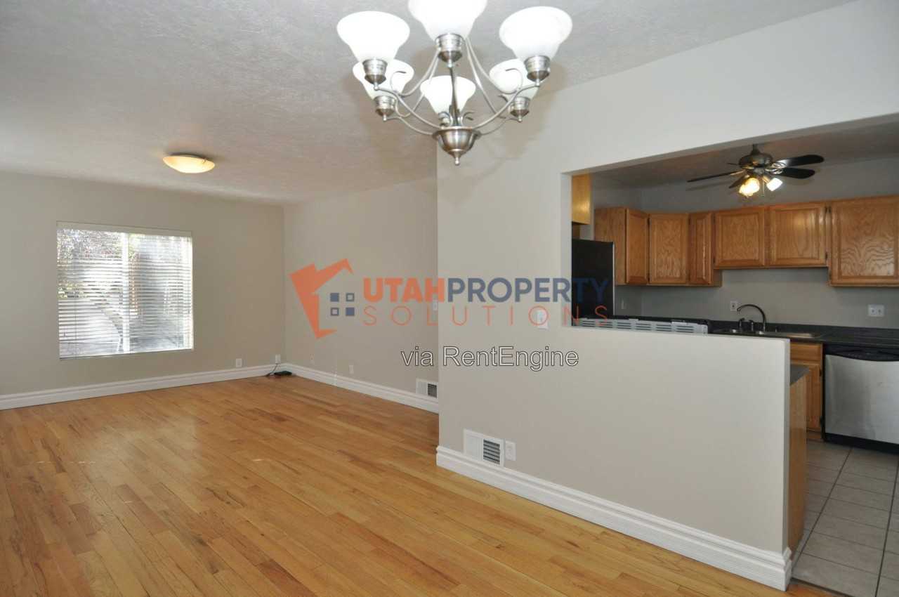1577 E Glen Arbor St - Photo 6 of 25