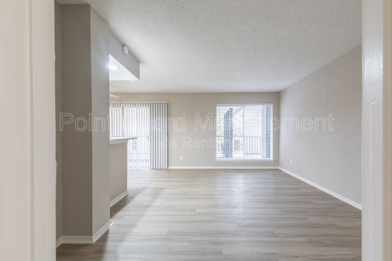 2244 Ridgmar Plz #47 - Photo 4 of 29