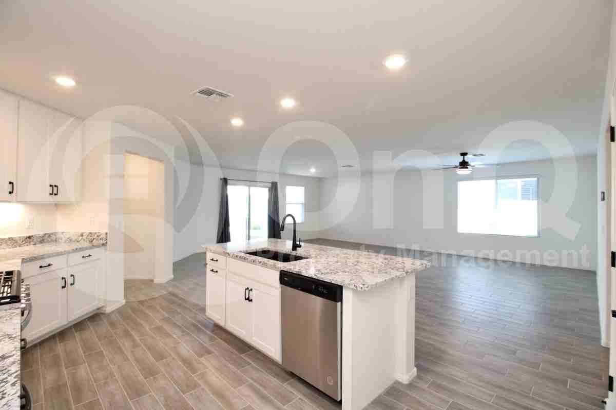 17842 W Gambit Trl - Photo 6 of 25