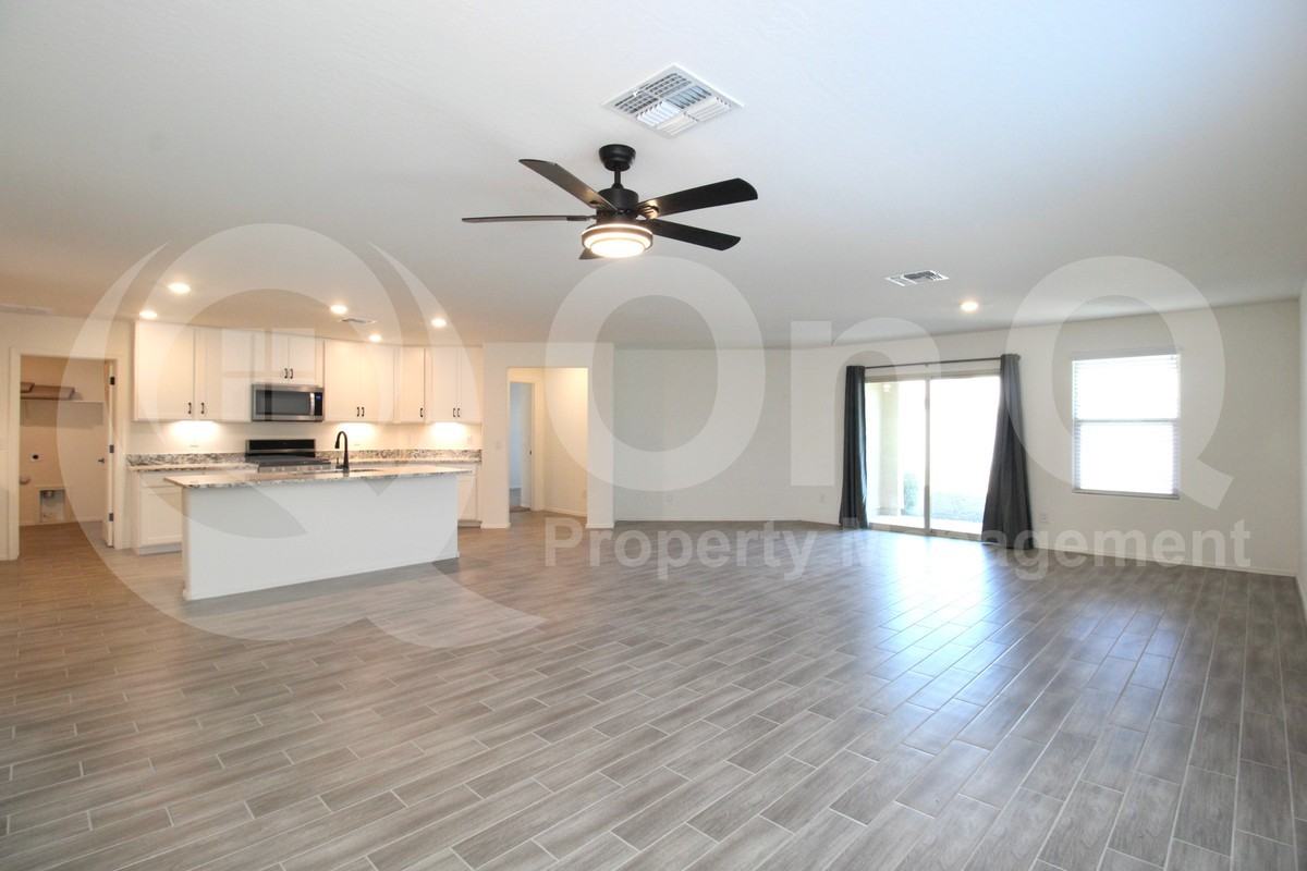 17842 W Gambit Trl - Photo 7 of 25