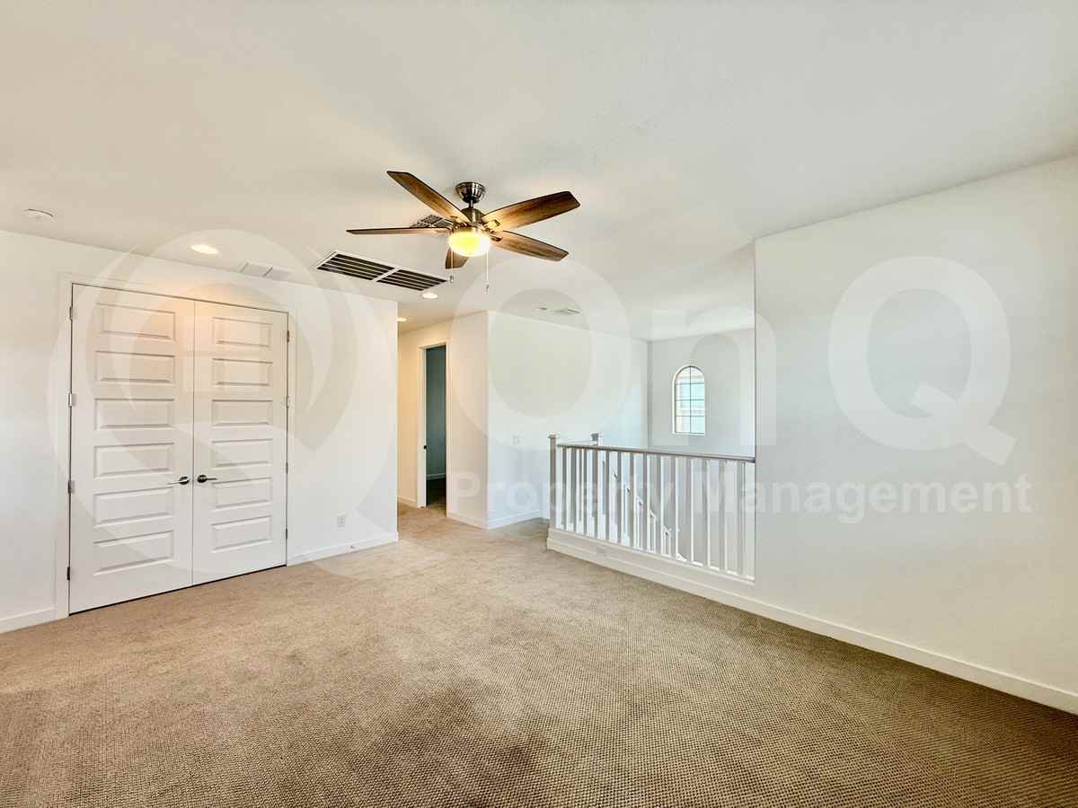 9923 E Tillman Ave - Photo 6 of 26