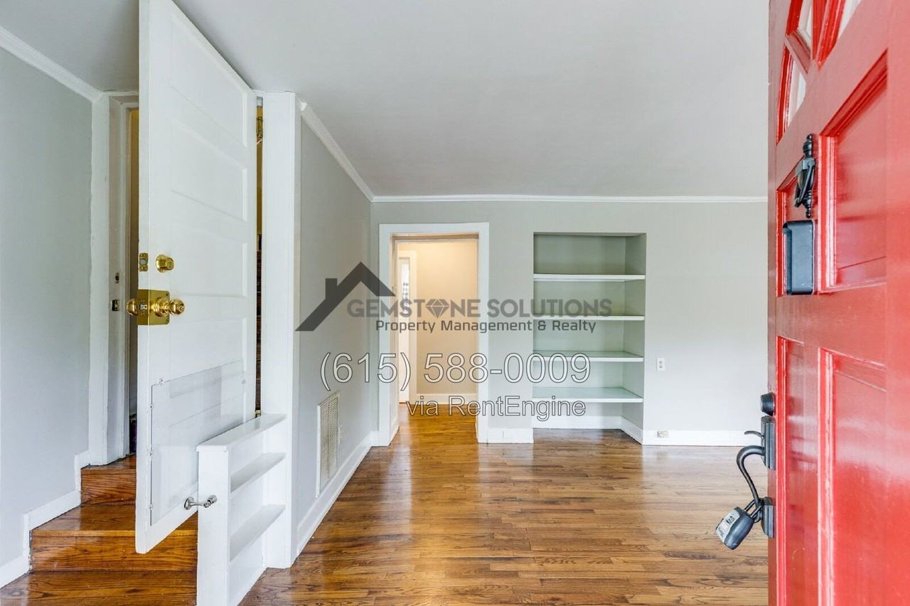 715 Park Cir - Photo 3 of 32