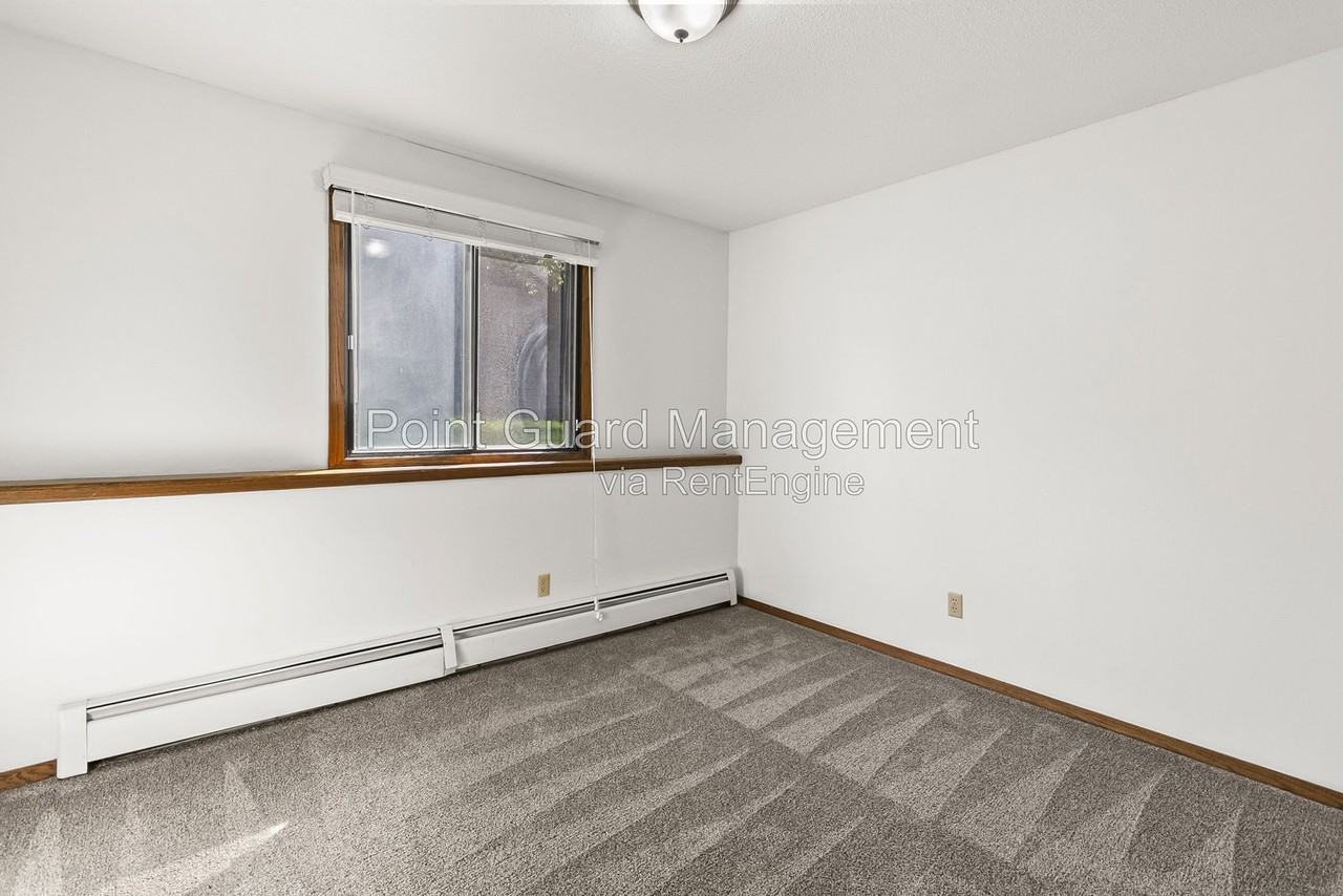 4009 S Locust Dr #4009-2 - Photo 3 of 14