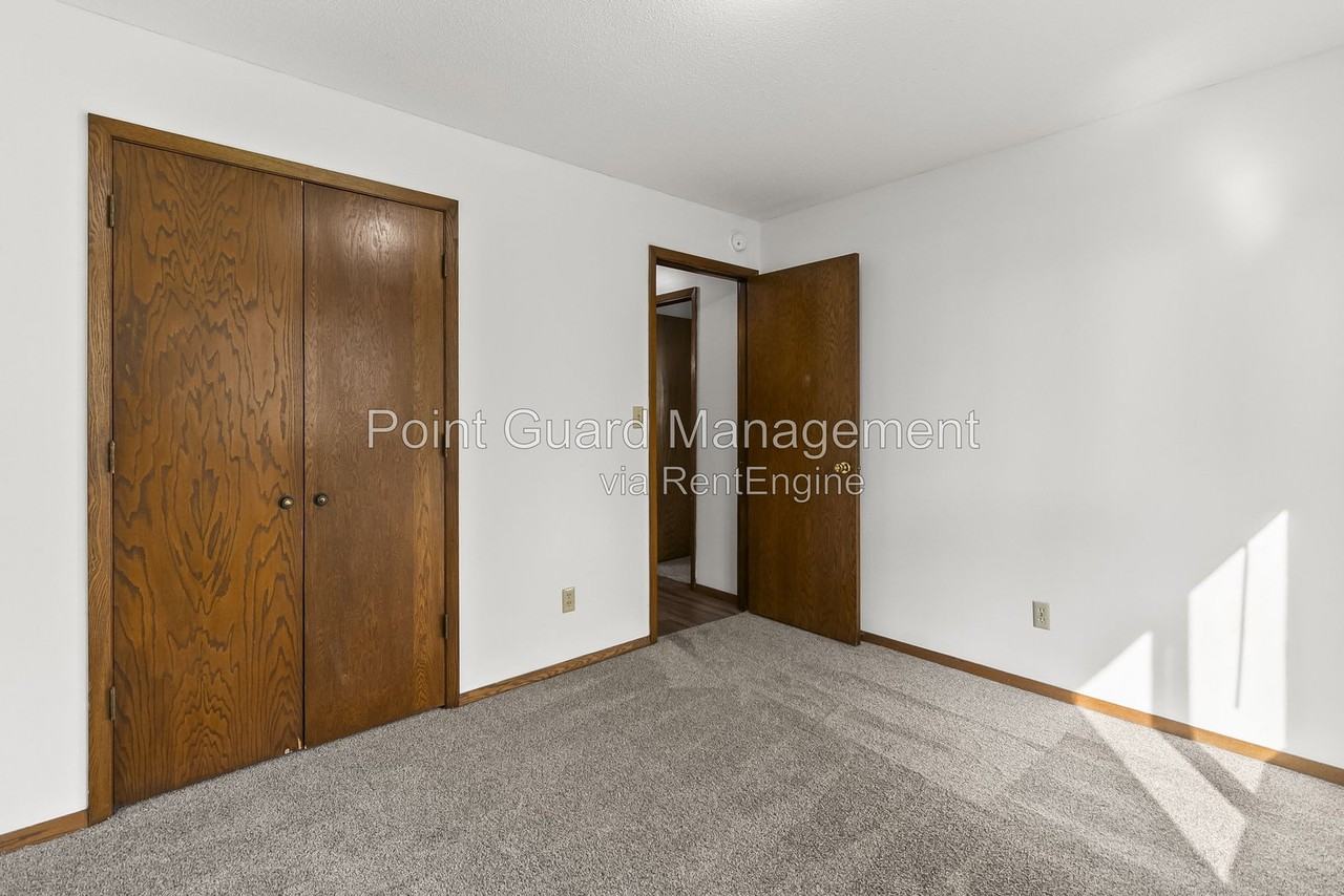 4009 S Locust Dr #4009-2 - Photo 4 of 14