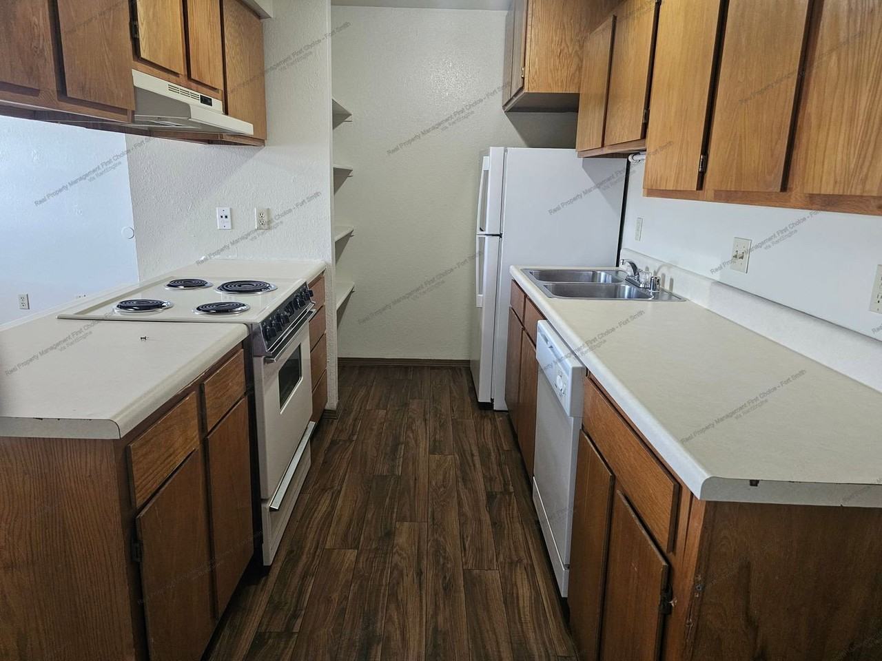 30 Cedar Creek Ct #10 - Photo 3 of 12