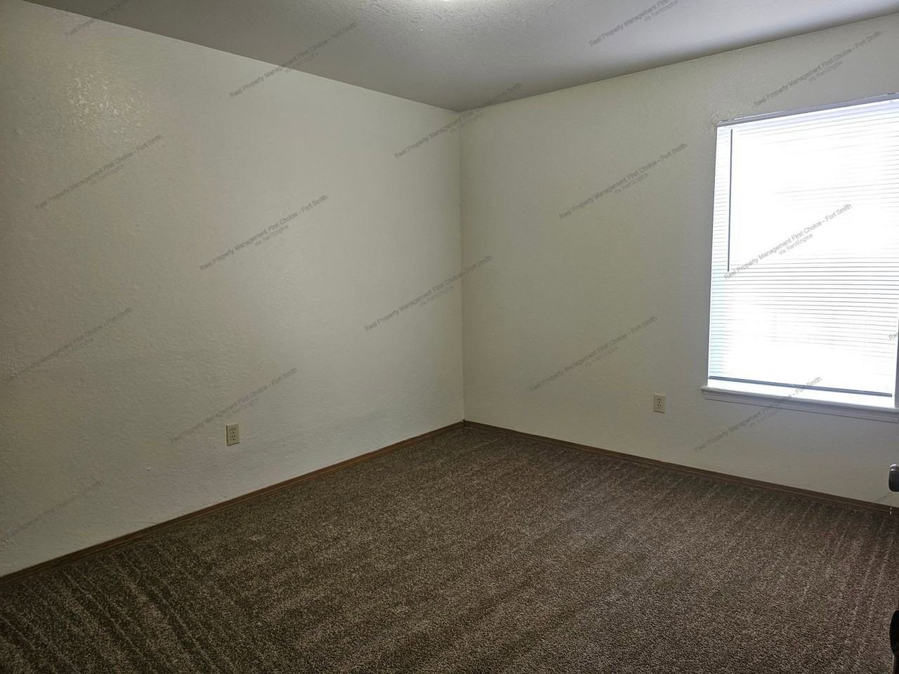 30 Cedar Creek Ct #10 - Photo 5 of 12