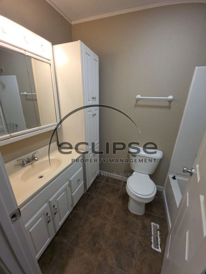 721 Lee Dr - Photo 7 of 22