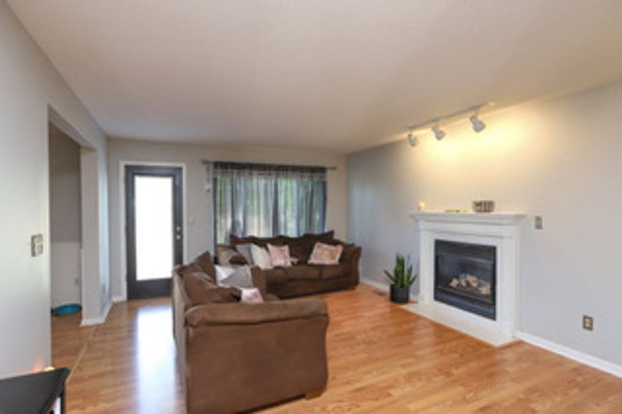 2903 Rochester Ave - Photo 4 of 21