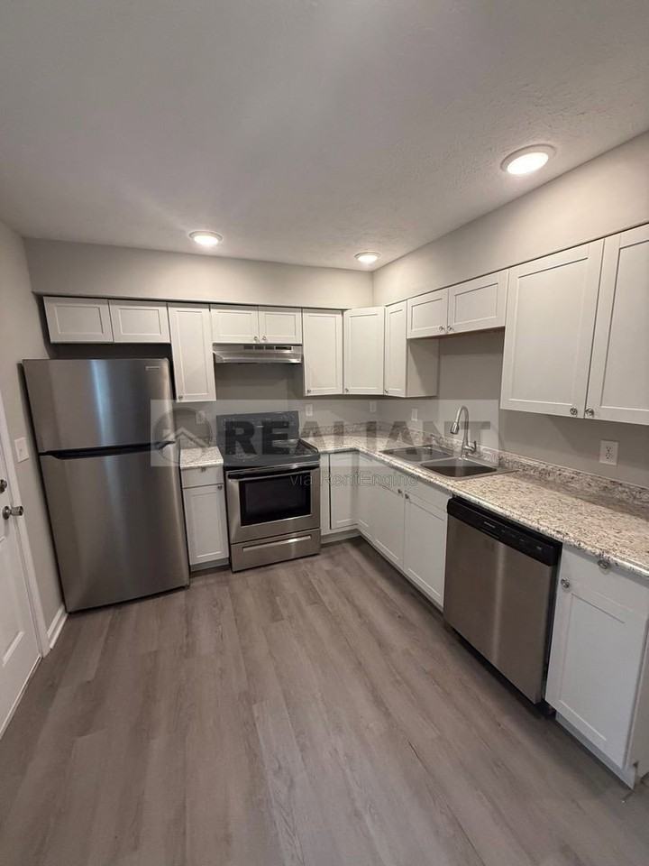 1684 Hill View Pl - Photo 5 of 15