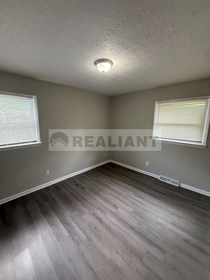 1684 Hill View Pl - Photo 7 of 15