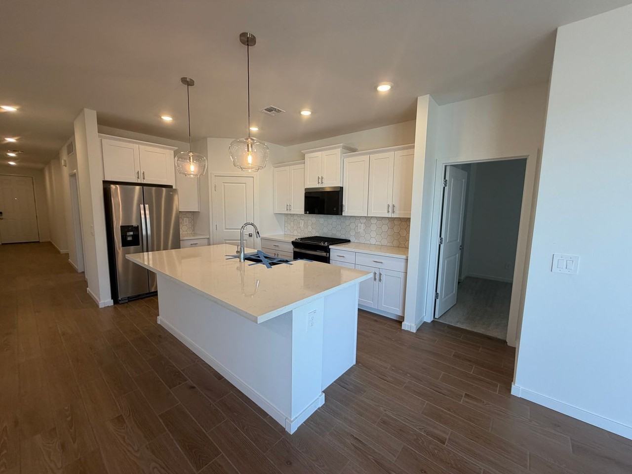 15804 W Cottontail Ln - Photo 2 of 20