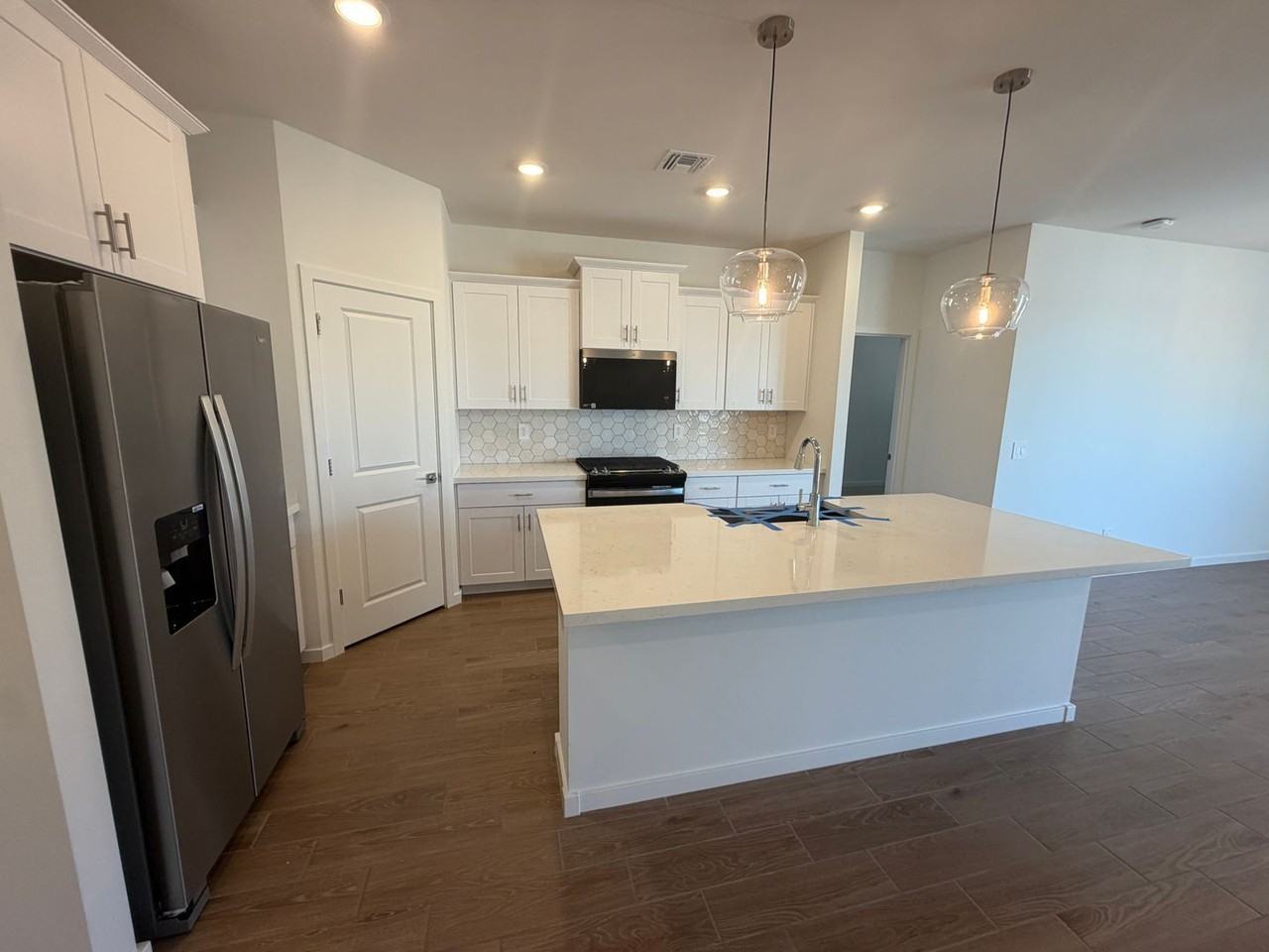 15804 W Cottontail Ln - Photo 3 of 20