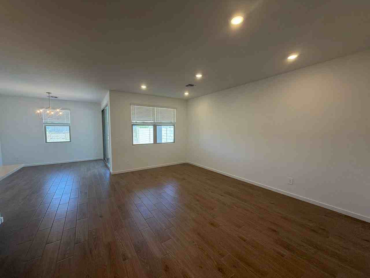 15804 W Cottontail Ln - Photo 4 of 20