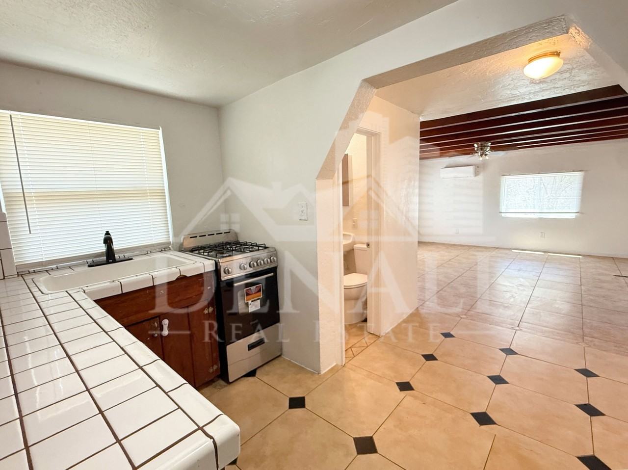 833 W Tipton Dr - Photo 6 of 23