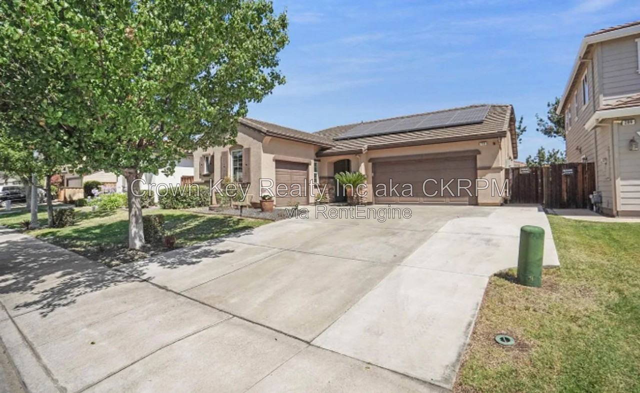 229 Wisteria Ln - Photo 3 of 42