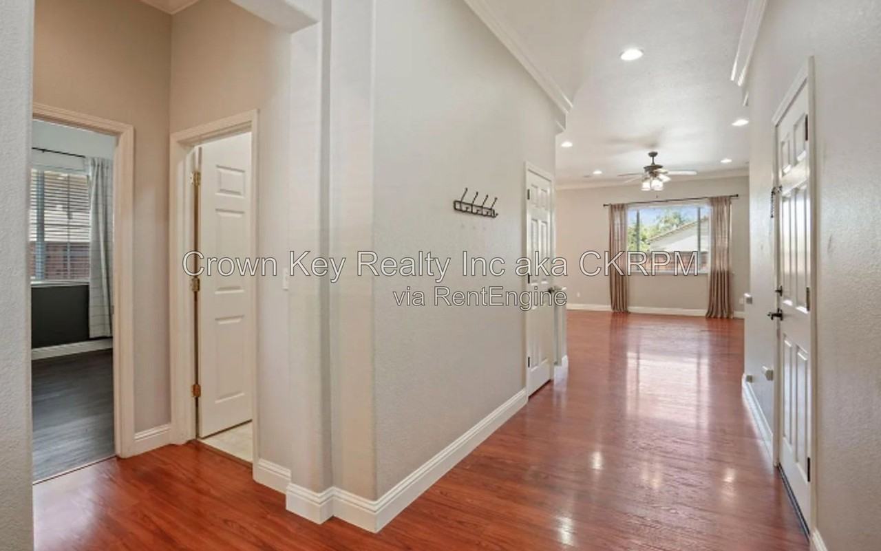 229 Wisteria Ln - Photo 7 of 42