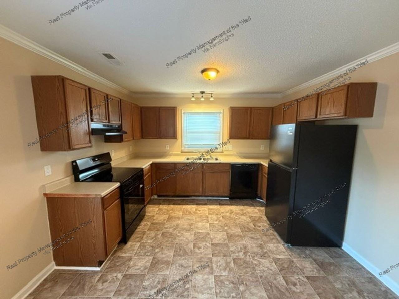 404 Mount Olive Dr - Photo 3 of 17