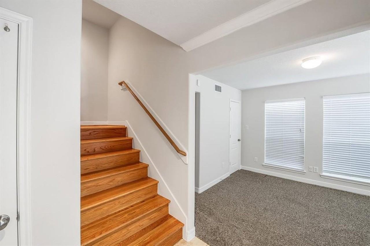 126 Detering St #C - Photo 5 of 33
