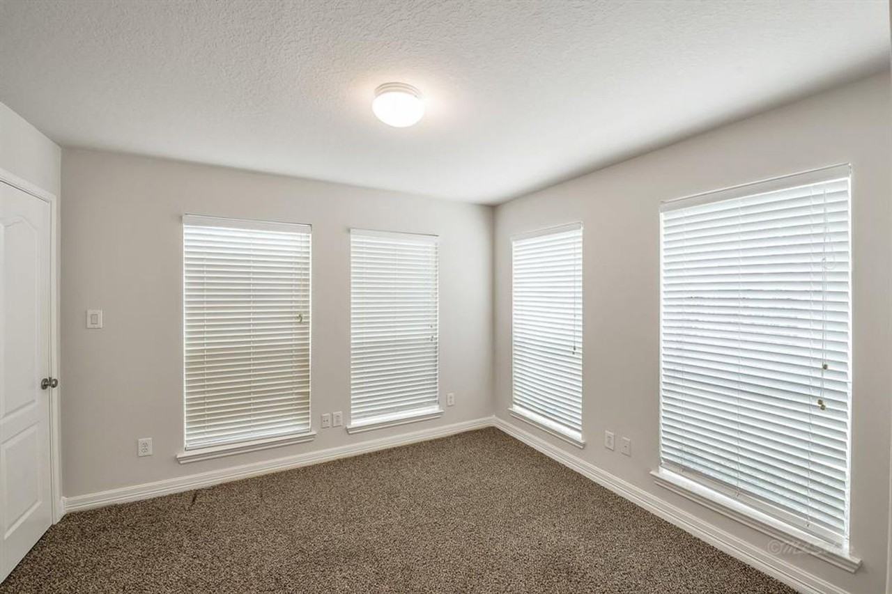 126 Detering St #C - Photo 6 of 33