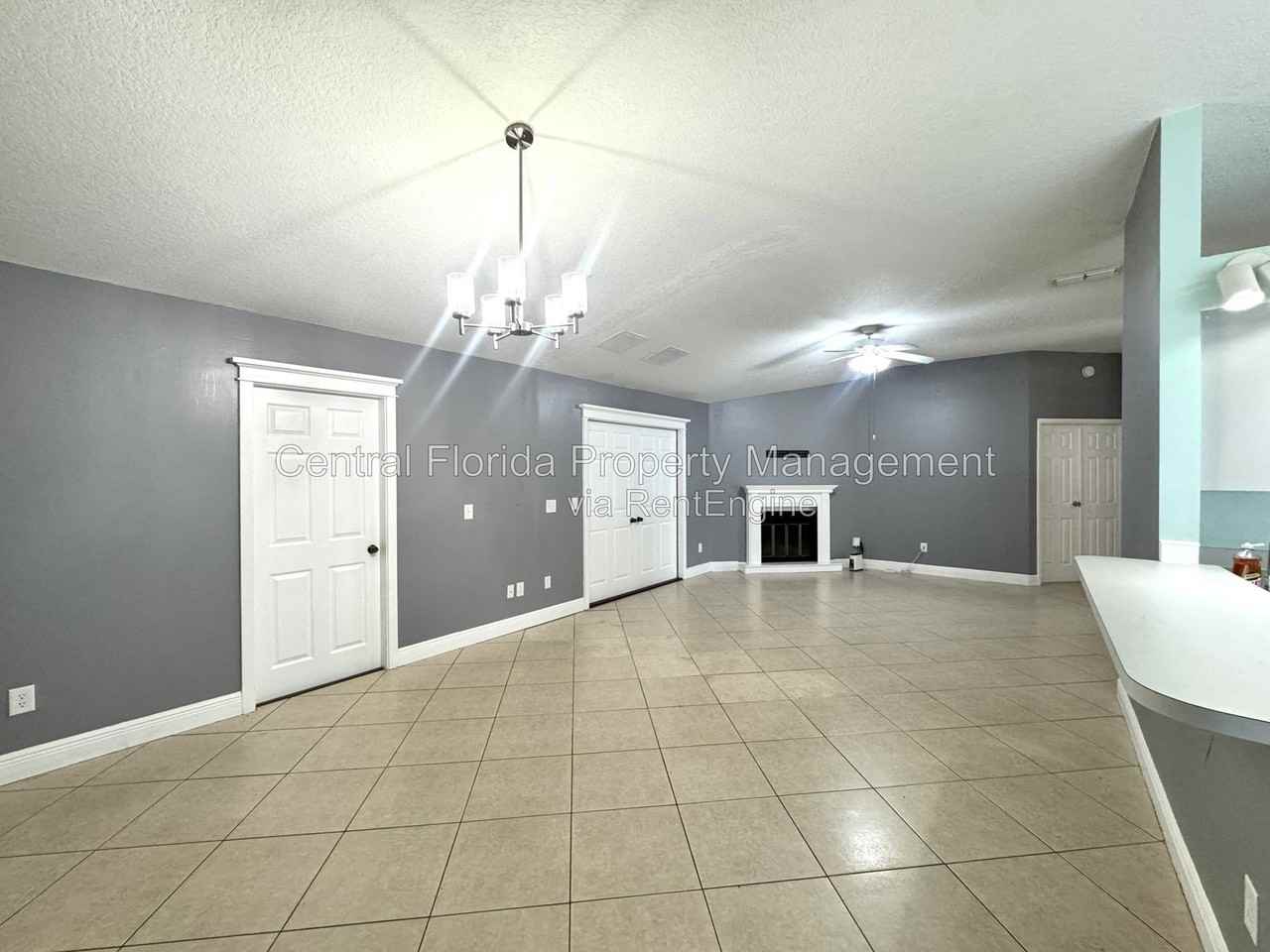 8120 Lesia Cir - Photo 2 of 25
