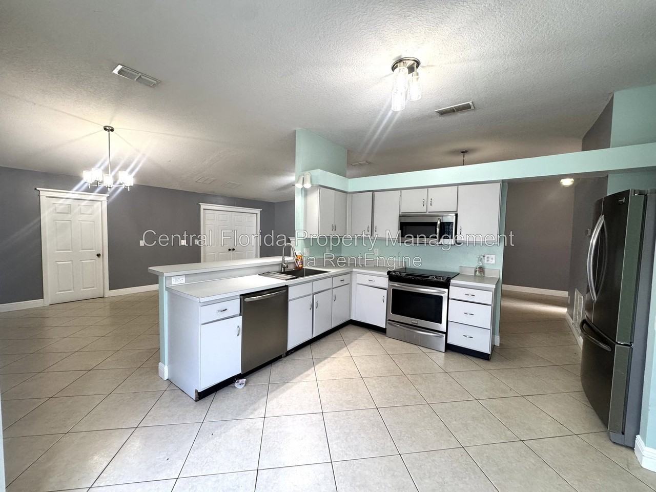 8120 Lesia Cir - Photo 6 of 25