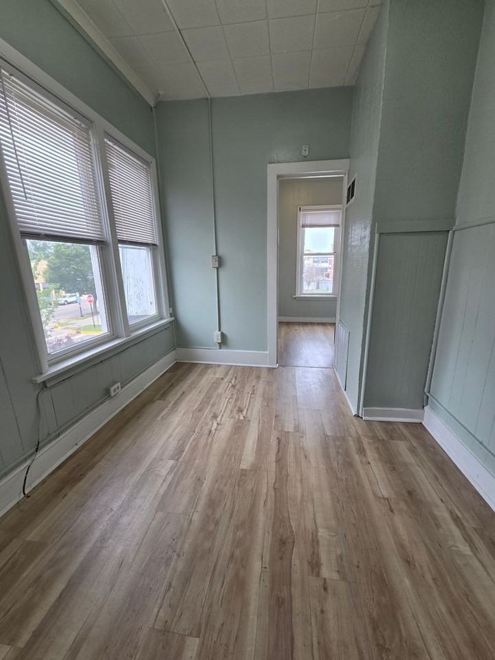 408 Huron St #F - Photo 2 of 11