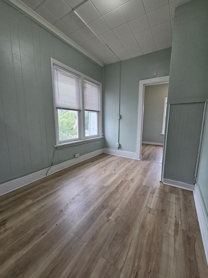 408 Huron St #F - Photo 3 of 11