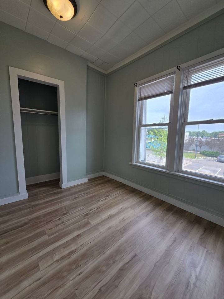 408 Huron St #F - Photo 5 of 11